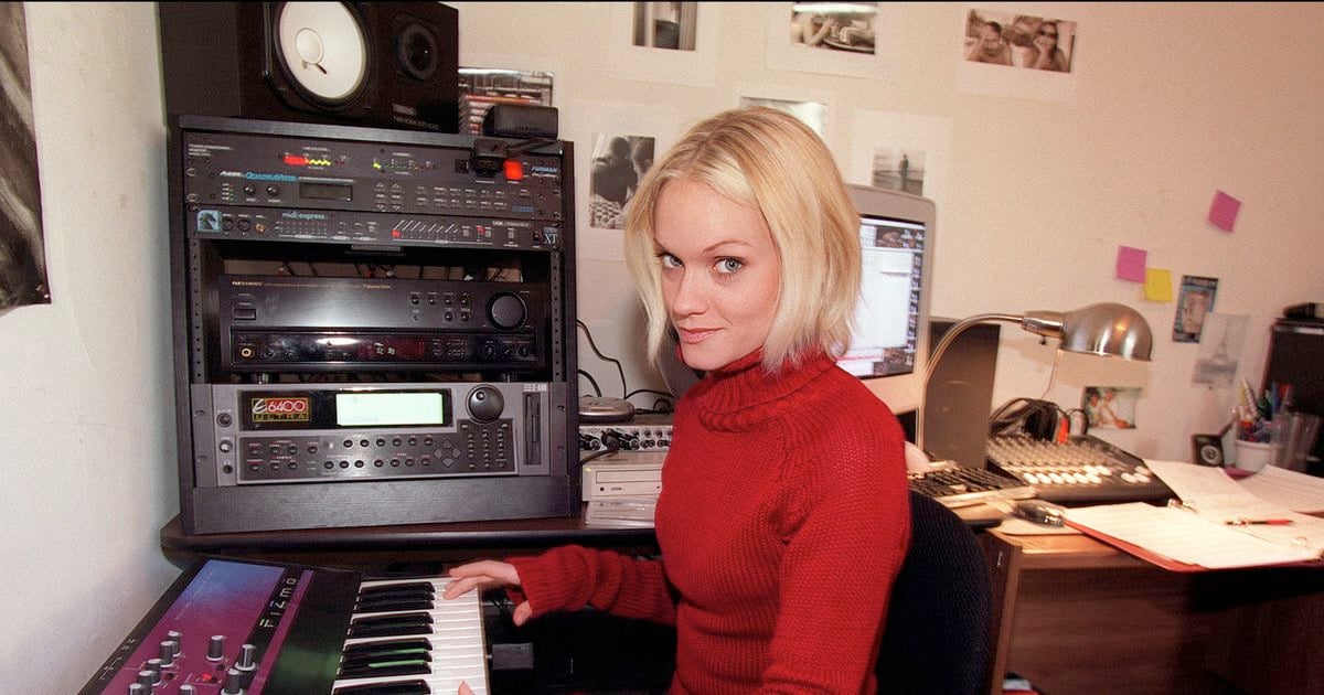 La fille de ce célèbre chanteur des années 70 raconte les derniers moments de son père : "Drucker venait le voir, Johnny l’a appelé"
