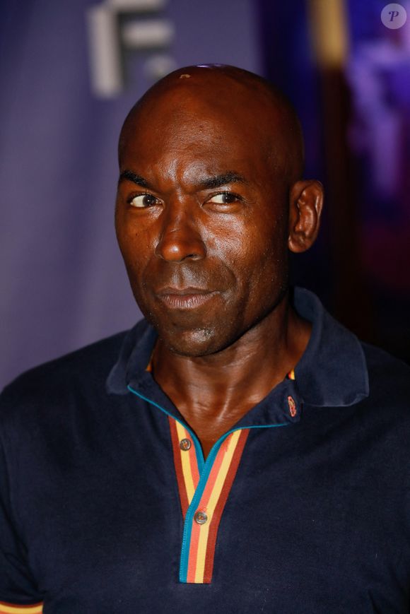 "Elle m’a dit : 'Un enfant qui meurt, c’est un ange au ciel, lance-toi dans ce qui te plaît, ça va marcher'"

Lucien Jean Baptiste - Photocall du débat sur la position des femmes dans les médias lors du Festival de la Fiction TV "Edition spéciale - 3 jours à Paris" aux Folies Bergère à Paris, le 18 septembre 2020. © Christophe Clovis / Bestimage