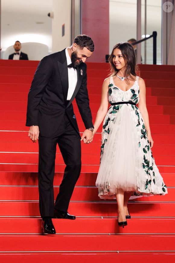 Karim Benzema et sa compagne Lyna Khoudri à la descente des marches du film « 13 jours 13 nuits » lors du 78ème Festival International du Film de Cannes. Le 23 mai 2025
© © Jacovides-Moreau / Bestimage / Bestimage