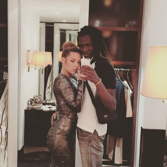 La comédienne est déjà la mamane d’Ismaël, 8 ans qu'elle a eu avec le rappeur Doums.

Doums pose avec Adèle Exarchopoulos. Instagrram