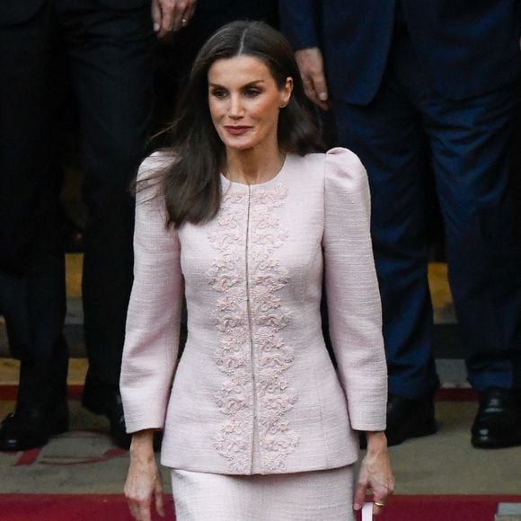 Le roi Felipe VI d'Espagne et la reine Letizia ont déposé une gerbe sur la tombe du soldat inconnu au Altare della Patria (Autel de La Patrie) avant une visite du Sénat à Rome le 11 décembre 2024.