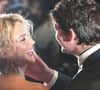 "On ne se compare pas. Nous partageons la même passion et la même curiosité pour ce métier, et échangeons"

Virginie Efira et son compagnon Niels Schneider à la première de "Sibyl" lors du 72ème Festival International du Film de Cannes, le 24 mai 2019.