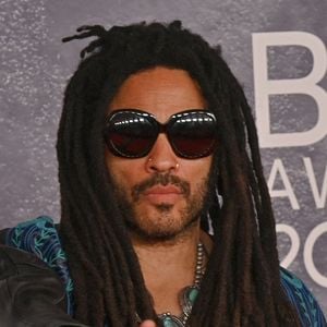 À 25 ans, lors d'une visite à Paris, il s'est juré de se créer un nid douillet dans la capitale française.

Lenny Kravitz assiste aux BRIT Awards 2025 à Londres, Angleterre. Samedi 1er mars 2025. 
Photo par James Warren/Famous Images/SPUS/ABACAPRESS.COM