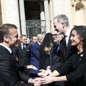 La reine Letizia d'Espagne et le roi Felipe d'Espagne assistent aux funérailles du pape François le 26 avril 2025 au Vatican.  Photo par Archie Andrews/ABACAPRESS.COM