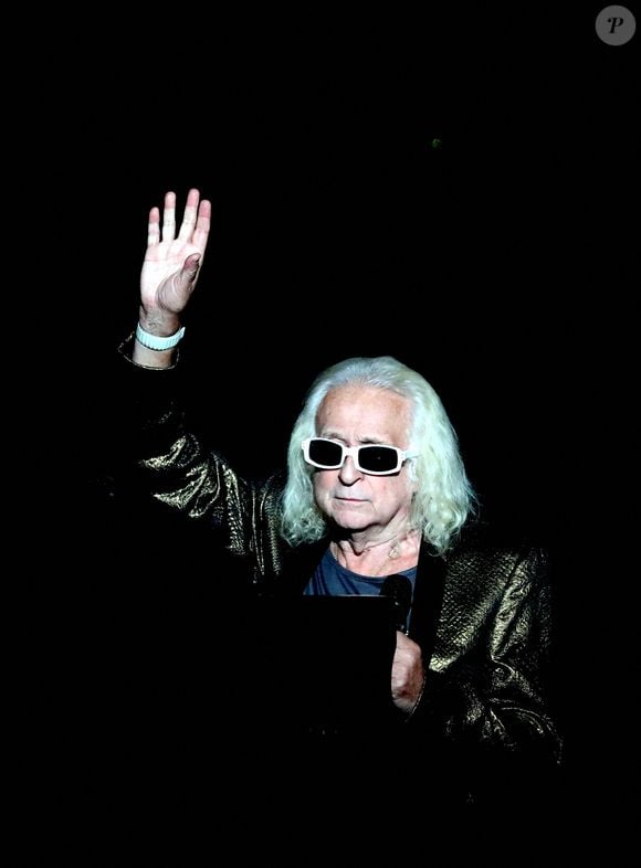 Michel Polnareff à l'enregistrement de l'émission "Le gala des Pièces Jaunes, le concert événement" au Zenith de Paris, diffusée le 28 janvier sur France 2. Le 25 janvier 2023. © Dominique Jacovides / Bestimage
