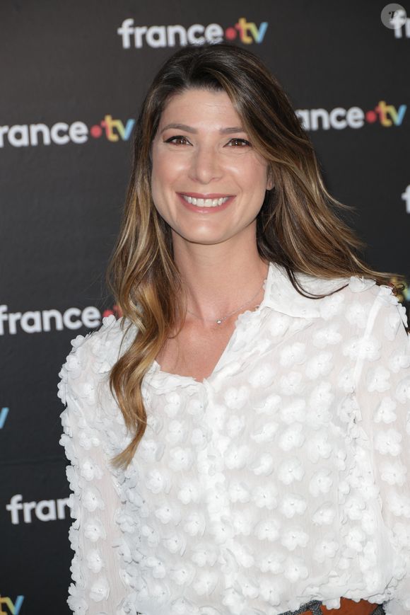 Elle a choisi d’arrêter pour préserver sa santé.

Chloé Nabédian au photocall de la conférence de presse de rentrée de France Télévisions à Paris, France. © Coadic Guirec/Bestimage
