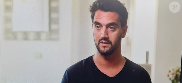 Le retour en France a été difficile pour Tracy et Flo dans "Mariés au premier regard".

Photo : Capture d'écran M6