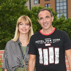 Nikos Aliagas avec sa femme Tina Grigoriou - Photocall à l'occasion de l'inauguration du nouveau Disney's Hotel New York - The Art of Marvel à Disneyland Paris. © Guirec Coadic / Bestimage
