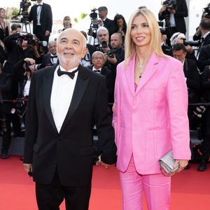 "J'y vais avec ma chérie", affirme le comédien, évoquant Patricia Campi.

Gérard Jugnot et Patricia Campi assistent à la projection de Final Cut (Coupez !) et à la cérémonie d'ouverture du 75ème festival de Cannes au Palais des Festivals, le 17 mai 2022 à Cannes, France. Photo by David Niviere/ABACAPRESS.COM