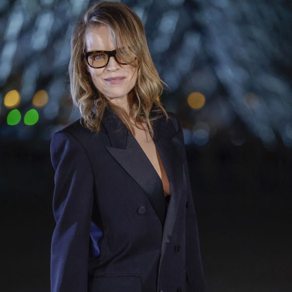 Retour sur la rencontre inattendue qui a donné naissance à une histoire de vingt-cinq ans.

Eva Herzigová – Arrivées au Grand Dîner du Louvre 2026 à Paris pendant la fashion week Prêt à Porter femme automne/hiver 2026-2027 (PFW)
 

 
© Olivier Borde / Bestimage