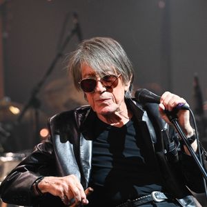 Jacques Dutronc et Thomas Dutronc en showcase de leur tournée "Dutronc & Dutronc" au Centre Evénementiel de Courbevoie le 11 avril 2022.  © Coadic Guirec/Bestimage