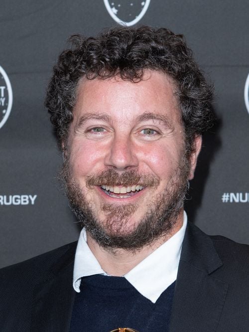 40 ans après le départ de Coluche, son fils aîné Romain a hérité d'un rôle de premier plan au sein des Resto du Cœur