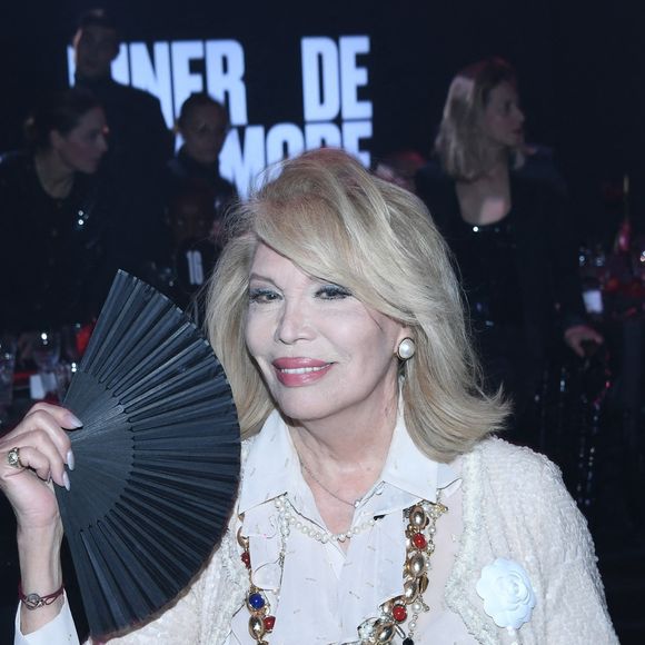 Amanda Lear au 22ème dîner de la mode pour le Sidaction à Paris le 30 janvier 2025.

© Rachid Bellak / Bestimage
