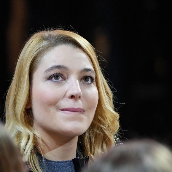 En interview, elle explique comment elle est arrivée à réunir une telle somme.

Santa (marraine de l'édition 2025) lors de la deuxième soirée de la 39ème édition du Téléthon sur France 2 aux Studios du Lendit à Saint-Denis, France, le 6 décembre 2025. Les trente heures du Téléthon 2025 s'achèvent sur un compteur de 83,5 millions d'euros. © Anne-Sophie Guebey/Bestimage