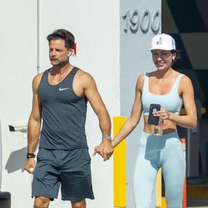 Exclusive - L'acteur David Charvet de 'Baywatch' avec sa petite amie pendant leurs vacances à Miami Beach, Miami, FL, USA le 27 février 2020. Photo by AM/Splash News/ABACAPRESS.COM