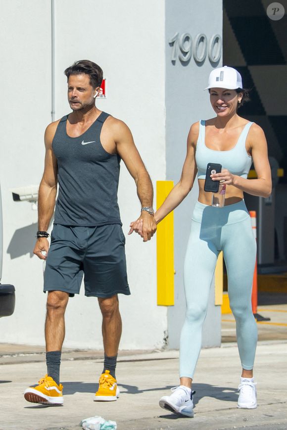 Exclusive - L'acteur David Charvet de 'Baywatch' avec sa petite amie pendant leurs vacances à Miami Beach, Miami, FL, USA le 27 février 2020. Photo by AM/Splash News/ABACAPRESS.COM