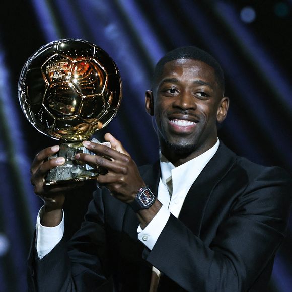 Ousmane Dembele, réagit après avoir remporté le Ballon d'Or masculin lors de la cérémonie de remise du Ballon d'Or France Football 2025 au Théâtre du Chatelet à Paris, France, le 22 septembre 2025. © Xinhua/ABACA
