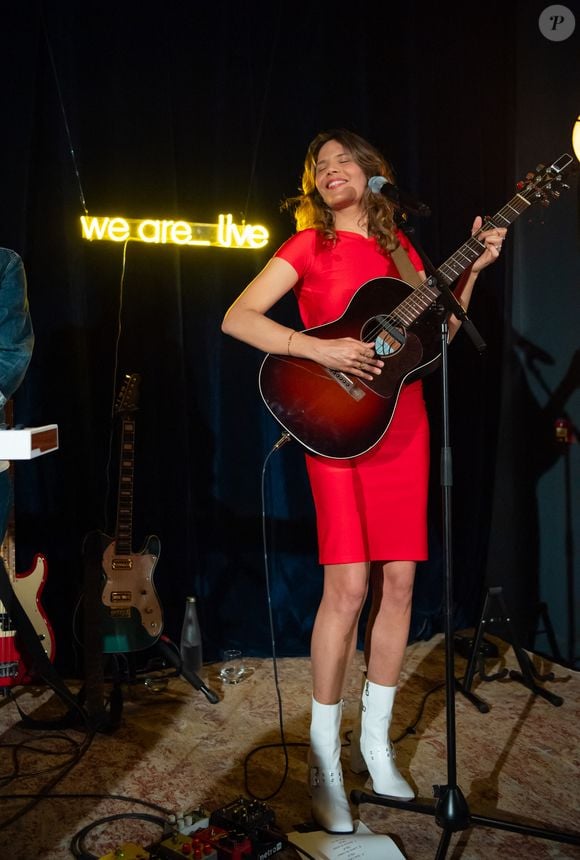 Exclusif - Vanille Clerc en showcase au club We Are à Paris le 5 juin 2025.
© Sam Delpech / Bestimage