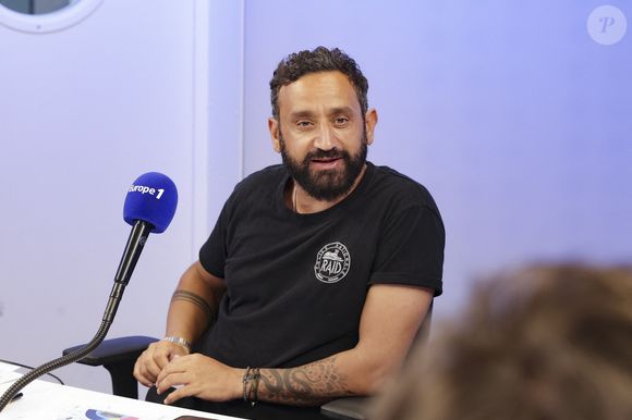 Exclusif - Cyril Hanouna, sur le plateau de l’émission « On Marche Sur La Tête » présentée pa C.Hanouna dans les studios d’ Europe 1 à Paris, France, le 27 juin 2024. © Jack Tribeca / Bestimage