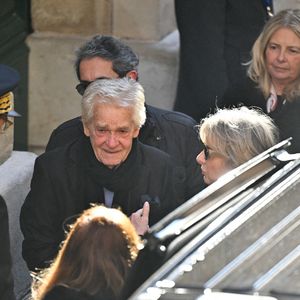 Il n'a pas pu retenir ses larmes 

Bernard d'Ormale arrivant à l'église Notre-Dame de l'Assomption, pour la cérémonie funéraire de l'actrice française Brigitte Bardot, à Saint-Tropez, dans le sud-est de la France, le 7 janvier 2026. L'actrice française Brigitte Bardot, symbole de la libération sexuelle dans les années 1950 et 1960, qui s'est réinventée en défenseuse des droits des animaux et a embrassé des opinions d'extrême droite, est décédée le 28 décembre 2025 à l'âge de 91 ans. Photo par Julien Reynaud/APS-Medias/ABACAPRESS.COM