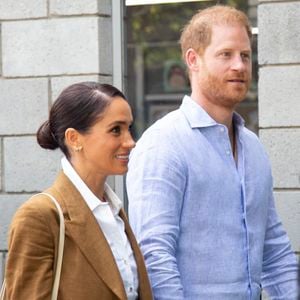 Le prince Harry et la duchesse de Sussex Meghan visitent l'école La Giralda lors du deuxième jour de leur visite à Bogota, en Colombie, le 16 août 2024.