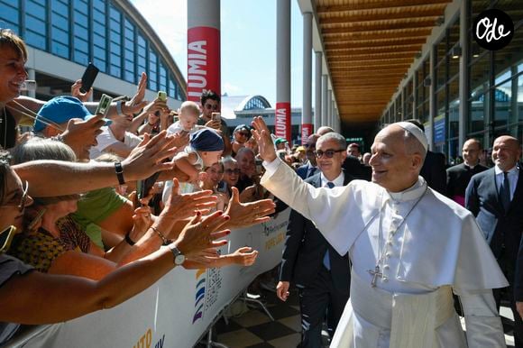 Le pape Léon XIV lors de sa visite à la 47e édition du Meeting pour l’amitié entre les peuples, organisé par le mouvement Communion et Libération. Rimini, 22 août 2026. © ANSA via ZUMA Press / Bestimage