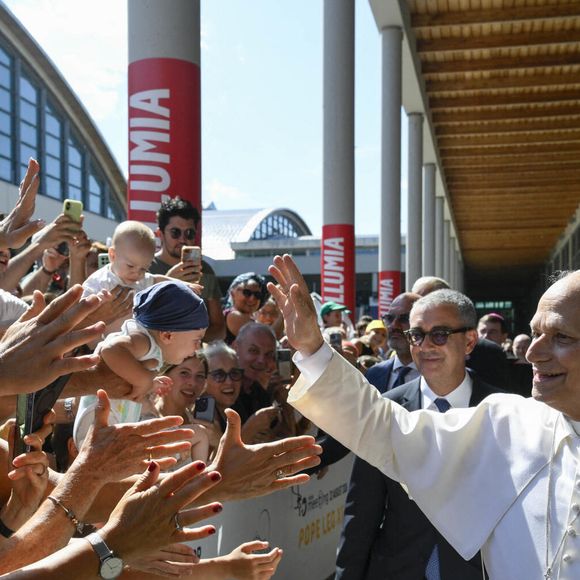 Le pape Léon XIV lors de sa visite à la 47e édition du Meeting pour l’amitié entre les peuples, organisé par le mouvement Communion et Libération. Rimini, 22 août 2026. © ANSA via ZUMA Press / Bestimage