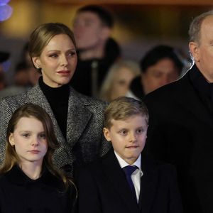 Charlène et Albert de Monaco étaient de sortie avec leurs deux enfants, le prince Jacques et la princesse Gabriella, pour un événement sportif qu’ils ne voulaient pas manquer.

Le Prince Albert II de Monaco, la Princesse Charlène de Monaco, le Prince Héréditaire Jacques et la Princesse Gabriella assistent à la cérémonie de la Sainte Dévote à Monaco, Monaco Photo par Jean-Charles Vinaj/ABACAPRESS.COM