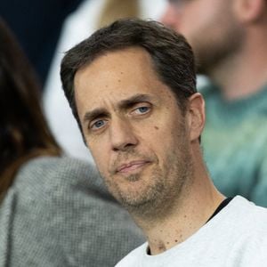Après avoir vécu à Montréal avec sa famille, Grand Corps Malade est revenu de son exil avec sa famille et a pu se confier sur la France.

Fabien Marsaud, Grand Corps Malade - Célébrités dans les tribunes du match de Ligue Des Champions au Parc des Princes à Paris © Cyril Moreau/Bestimage