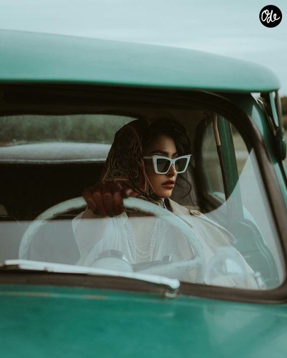 Audacieuses, glamour ou minimalistes, les lunettes oversize s'adaptent à tous les styles et promettent de sublimer nos looks tout au long de la saison.

Unsplash