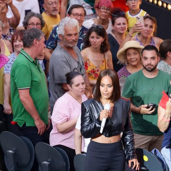 Exclusif -  Amel Bent lors de l'enregistrement de l’émission La Grande Fête de Carcassonne, diffusée le samedi 6 septembre à 21.10 sur France 2, dans la Cité Médiévale de Carcassonne, France, le 24 juin 2025. © Jack Tribeca/Bestimage