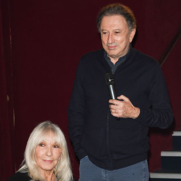 Dans son nouveau livre, baptisé "Avec le temps", paru le mercredi 2 avril, aux Éditions Albin Michel, l'oncle de Marie Drucker a confié : "Bien sûr, il m’est arrivé de déraper, je ne suis pas un saint". 

Exclusif - Michel Drucker et sa femme Dany Saval - Projections de deux séances exceptionnelles du film "Signé Furax" en hommage à Marc Simenon au cinéma Mac Mahon à Paris le 27 octobre 2019. © Coadic Guirec/Bestimage