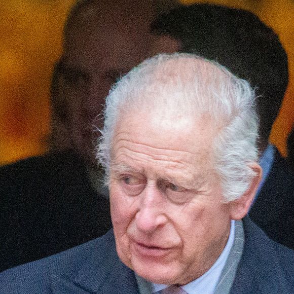 Le roi Charles III d'Angleterre, quitte l'église catholique de l'Immaculée Conception à Londres le 17 décembre 2024.