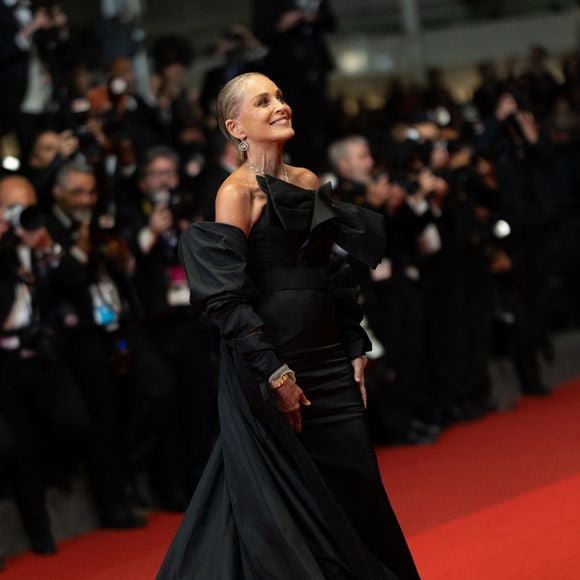 Sharon Stone (Montre Audemars Piguet) - Montée des marches du film " Diamond " lors du 79ème Festival International du Film de Cannes, le 19 mai 2026. © Jacovides-Moreau / Bestimage