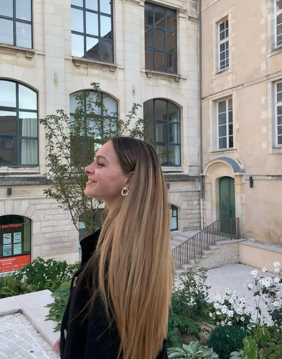 "Ces cheveux de princesse", a par exemple estimé une internaute 

Aloïce Sejotte, élue Miss Limousin 2025.
