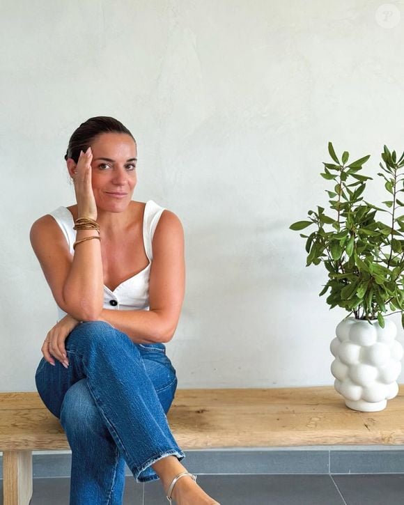Le 7 novembre, elle a révélé sur Instagram qu’elle souffre d’un cancer du sein à 42 ans.

Julie (Pekin Express), sur son compte Instagram