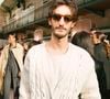 "Je suis honnêtement un poil inquiet, quoi. Je ne veux pas casser l'ambiance, évidemment, mais c'est dur, là, d'être optimiste", a-t-il avoué. 

Pierre Niney au Front Row du défilé Lacoste Collection Femme Prêt-à-Porter Printemps/Eté 2026 lors de la Fashion Week de Paris (PFW), au Lycée Carnot, à Paris, France, le 5 octobre 2025. © Sam Delpech/Bestimage