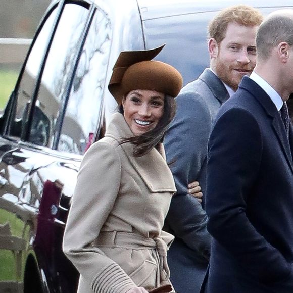 Exclusif - Le prince Harry et sa fiancée Meghan Markle - La famille royale d'Angleterre à la sortie de la messe de Noël à l'église Sainte-Marie-Madeleine à Sandringham, le 25 décembre 2017.