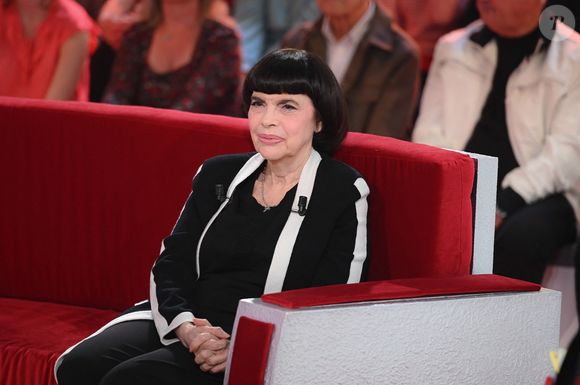 Michel Drucker reçoit cette fois Mireille Mathieu.

Exclusif - Mireille Mathieu - Enregistrement de l'émission "Vivement dimanche" aux studios Rive Gauche, présentée par M.Drucker et diffusée le 5 octobre 2025 sur France 3.
Guillaume Gaffiot/Bestimage