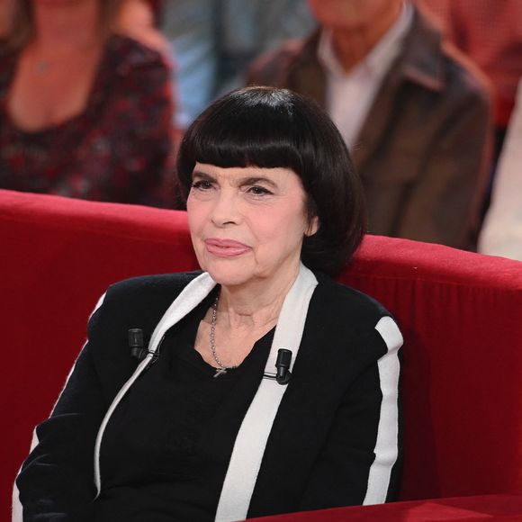 Michel Drucker reçoit cette fois Mireille Mathieu.

Exclusif - Mireille Mathieu - Enregistrement de l'émission "Vivement dimanche" aux studios Rive Gauche, présentée par M.Drucker et diffusée le 5 octobre 2025 sur France 3.
Guillaume Gaffiot/Bestimage