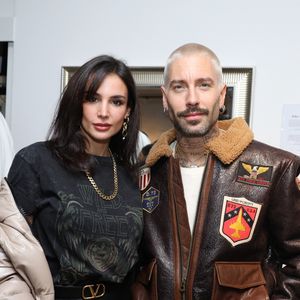 Alors qu'elle était séparée de Stéphane Rodrigues, le père de son fils, depuis de longs mois, la jeune femme a dévoilé des clichés confirmant être à nouveau en couple avec son compagnon. 

Jade Leboeuf et son compagnon Stéphane Rodrigues lors de la soirée 'Pop Up' de luxe durable 'Amay Snowballs' au Village Royal à Paris le 30 Novembre 2023.
© Denis Guignebourg/BestImage