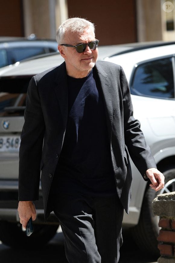 Laurent Ruquier aux obsèques de Sophie Garel en église Sainte-Thérèse de l'Enfant-Jésus à Boulogne-Billancourt, France, le 22 mai 2026. Bestimage
