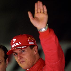 Michael Schumacher de Ferrari salue les fans allemands. Photo par Claire Mackintosh/Pa Photos/Abaca