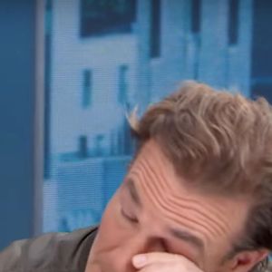 James Van Der Beek en larmes sur le plateau de l'émission "Good Morning America" à New York, le 3 décembre 2024 @Backgrid UK/ Bestimage