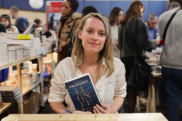 L'autrice a eu un coup de cœur pour cette propriété mais n'a pas osé faire une chose lors de son acquisition.

Aurélie Valognes signe son livre au Festival du livre de Paris, au Grand Palais éphémère, le 14 avril 2024. Photo par Thibaud MORITZ/ABACAPRESS.COM