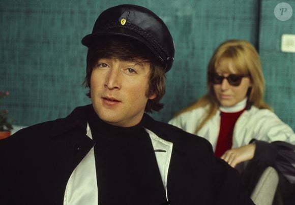 Dans les années 60, John Lennon a fait partie du plus grand groupe de l'histoire.

John Lennon et Cynthia Powell en 1964. Photo par United Archives/DPA/ABACAPRESS.COM