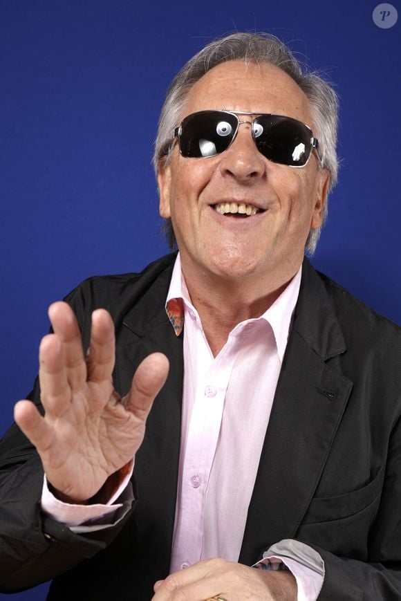Gilbert Montagné pose pour notre photographe à Paris, France, le 12 janvier 2017. Photo by Vim/ABACAPRESS.COM