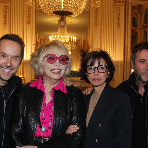 Damien Thévenot, Amanda Lear, Rachida Dati, Bernard Montiel - Rachida Dati remet à Chantal Ladesou les insignes de Chevalier de la Légion d'Honneur au ministère de la Culture à Paris le 2 février 2026.

© Philippe Baldini / Bestimage