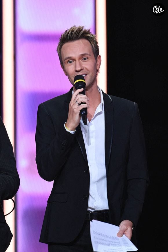 Cyril Feraud, animateur de télévision français lors du Téléthon 2023, à Saint-Denis, près de Paris, en France, le 8 décembre 2023. Le Téléthon est un marathon télévisé de trente heures diffusé sur les chaînes de France Télévisions. Photo de Tomas Stevens/ABACAPRESS.COM