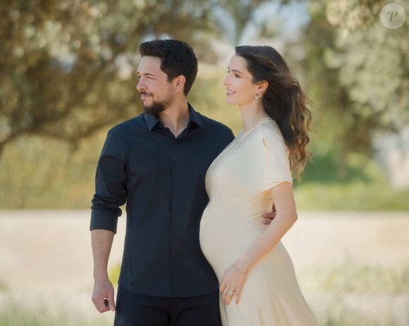 Le prince Hussein ben Abdallah de Jordanie et la princesse Rajwa Al Saif (enceinte) lors d'un rendez-vous pour les 30 ans du prince le 15 mai 2024. Photo by Dana Press / Bestimage